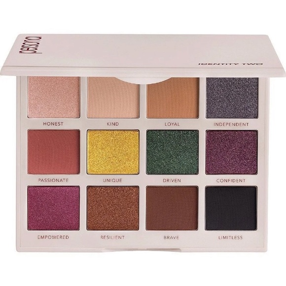 Persona Identity Two Palette *PRICE FIRM* - Picture 1 of 10